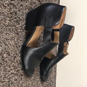 Natural soul “Daya Pump” comfort wedges.